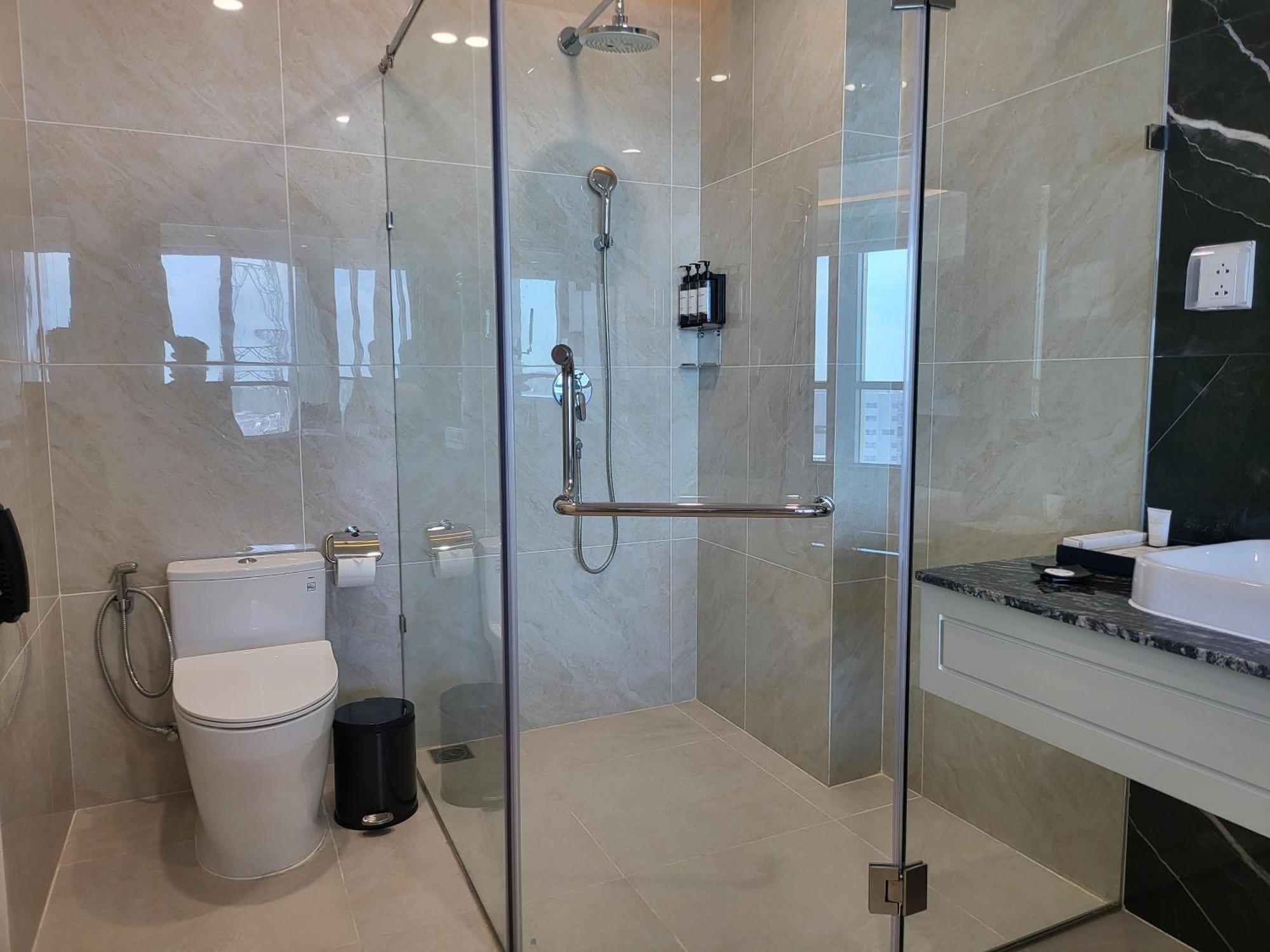 Cosmo Stars Hotel Bac Lieu Екстериор снимка