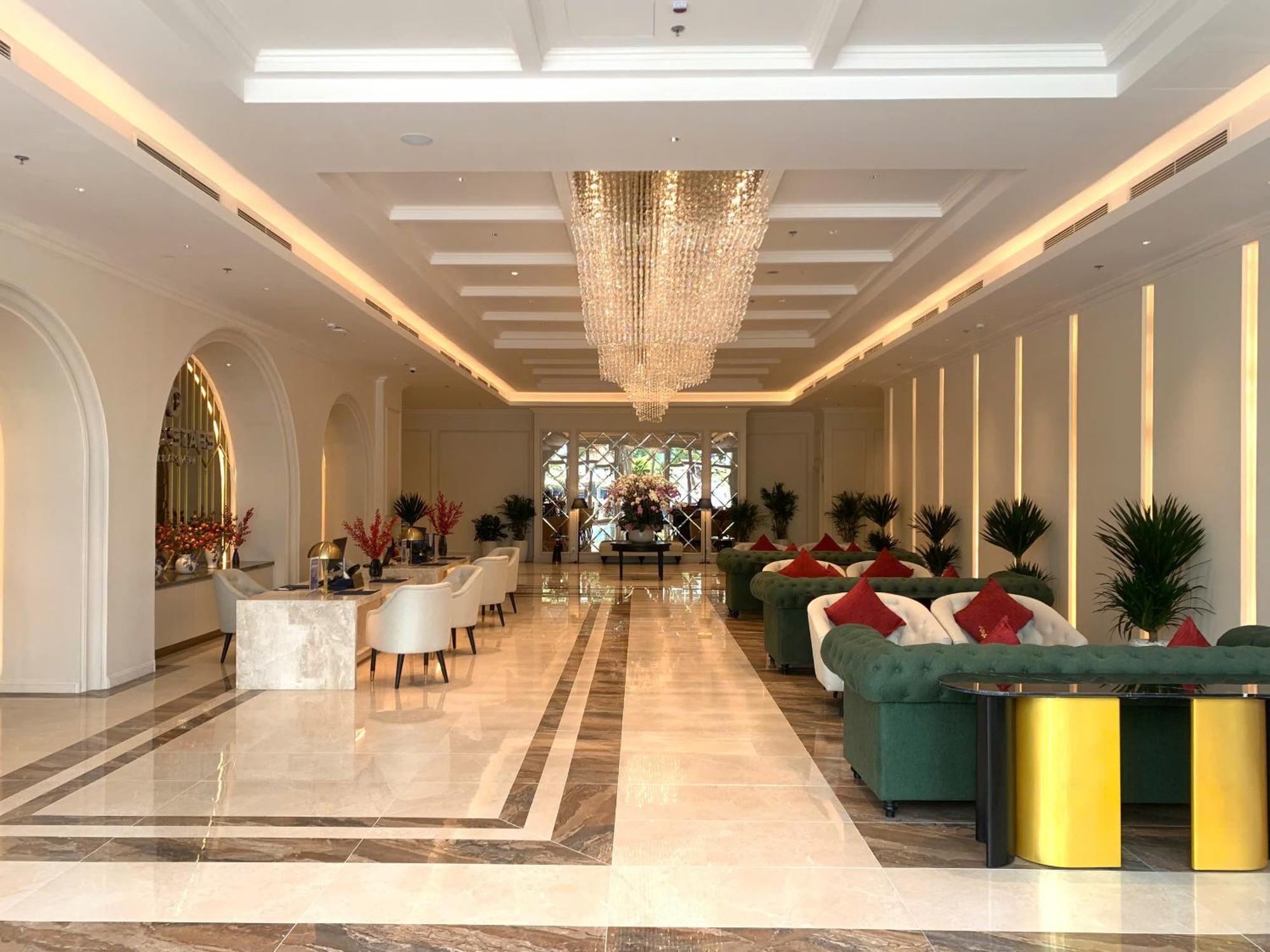 Cosmo Stars Hotel Bac Lieu Екстериор снимка