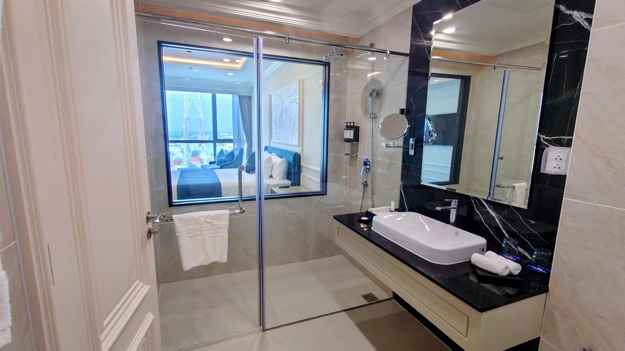 Cosmo Stars Hotel Bac Lieu Екстериор снимка
