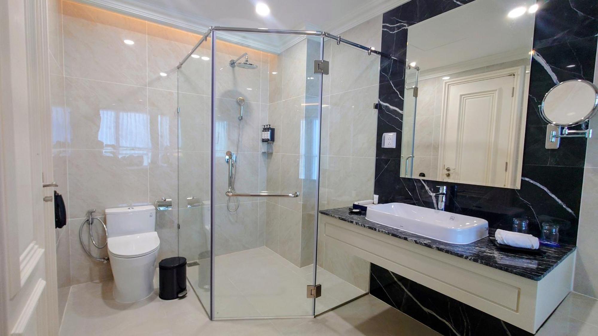 Cosmo Stars Hotel Bac Lieu Екстериор снимка
