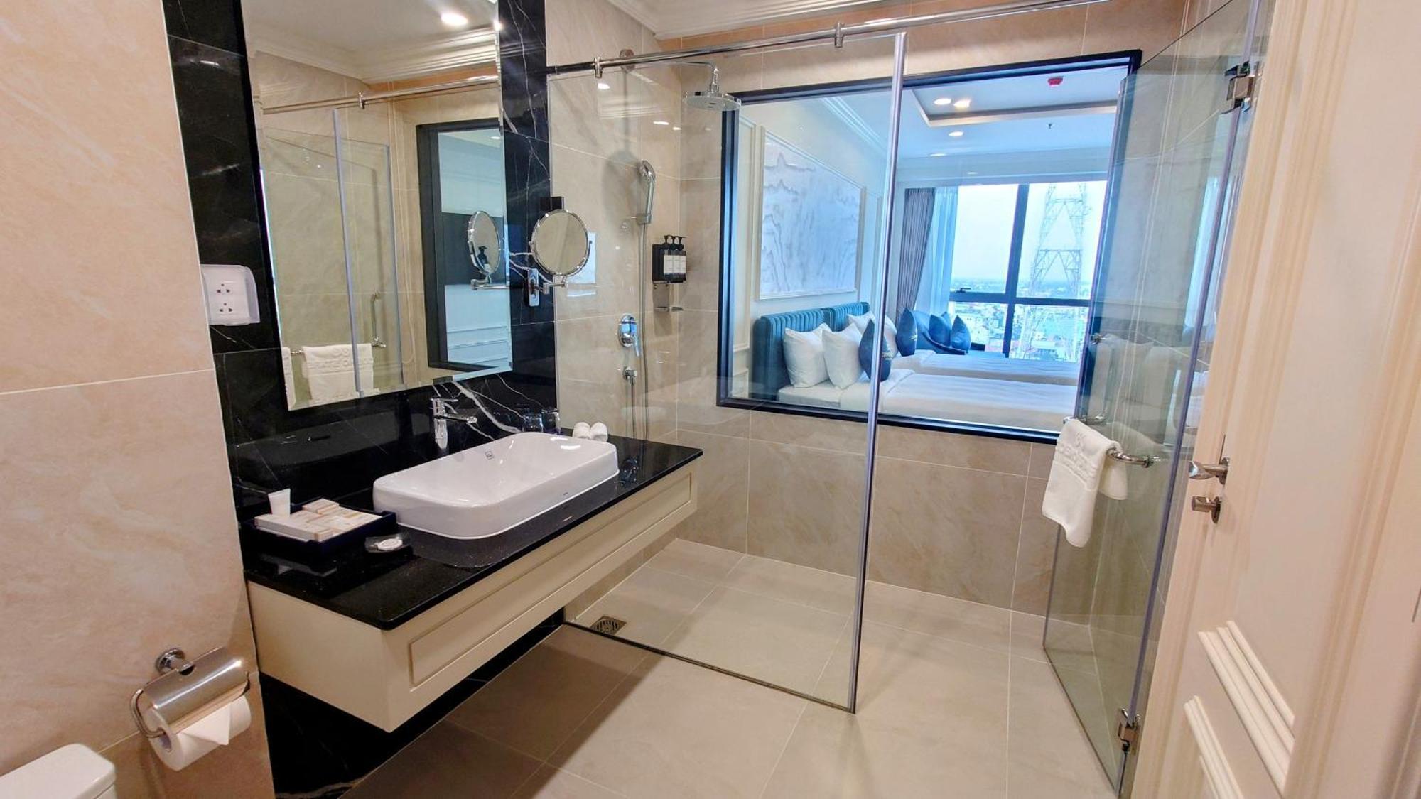 Cosmo Stars Hotel Bac Lieu Екстериор снимка
